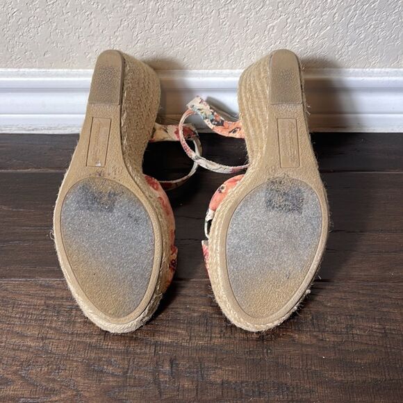 AMERICAN EAGLE FLORAL PRINT WEDGE SANDAL SIZE 8.5 - Picture 6 of 6